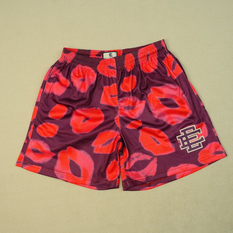 EE Valentines Day Kiss Short